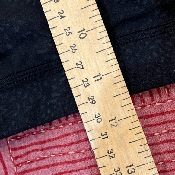 Lululemon Athletica Black Sports Bra Intimates size 6 - Picture 8 of 9